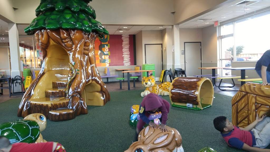 McDonalds | cafe | 12085 Veterans Memorial Dr, Houston, TX 77067, USA | 2818935500 OR +1 281-893-5500