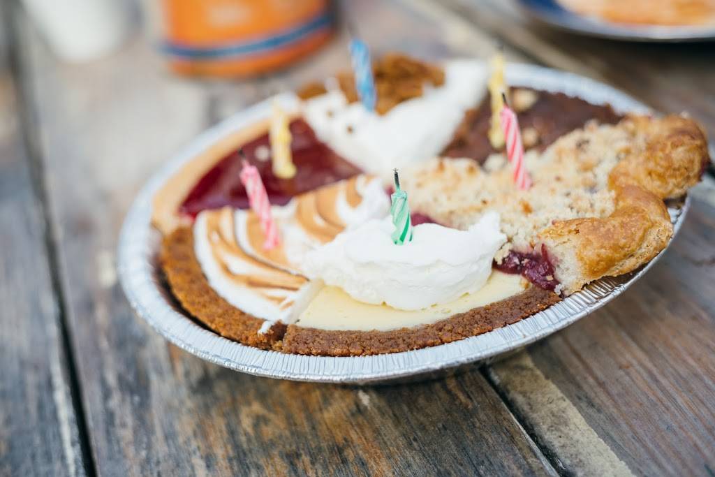 Bang Bang Pie & Biscuits | bakery | 2051 N California Ave, Chicago, IL 60647, USA | 7732768888 OR +1 773-276-8888