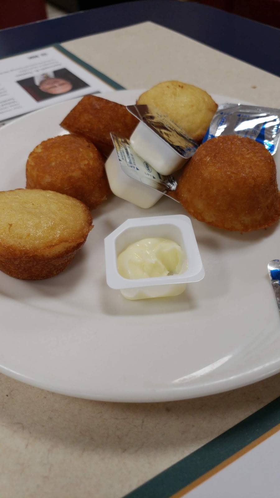 Bus Stop Diner | restaurant | 793 Roosevelt Ave, Carteret, NJ 07008, USA | 7325411110 OR +1 732-541-1110