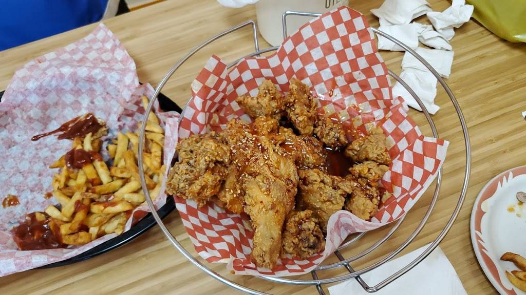 Renforth Mall Fish & Chips | restaurant | 460 Renforth Dr #14, Etobicoke, ON M9C 2N2, Canada | 4166214220 OR +1 416-621-4220