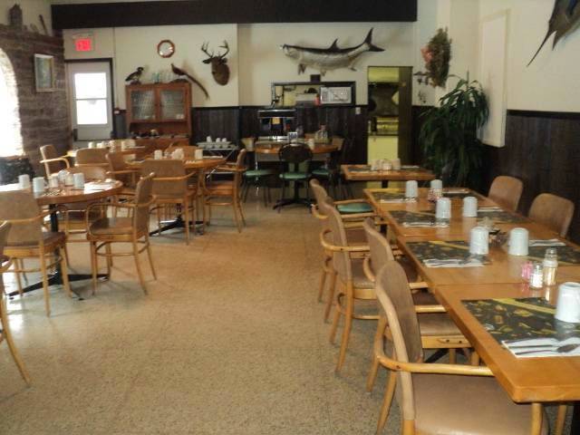 Caseys Restaurant | restaurant | 79 Clovelly Cove, Port Bolster, ON L0E 1E0, Canada | 7054371560 OR +1 705-437-1560