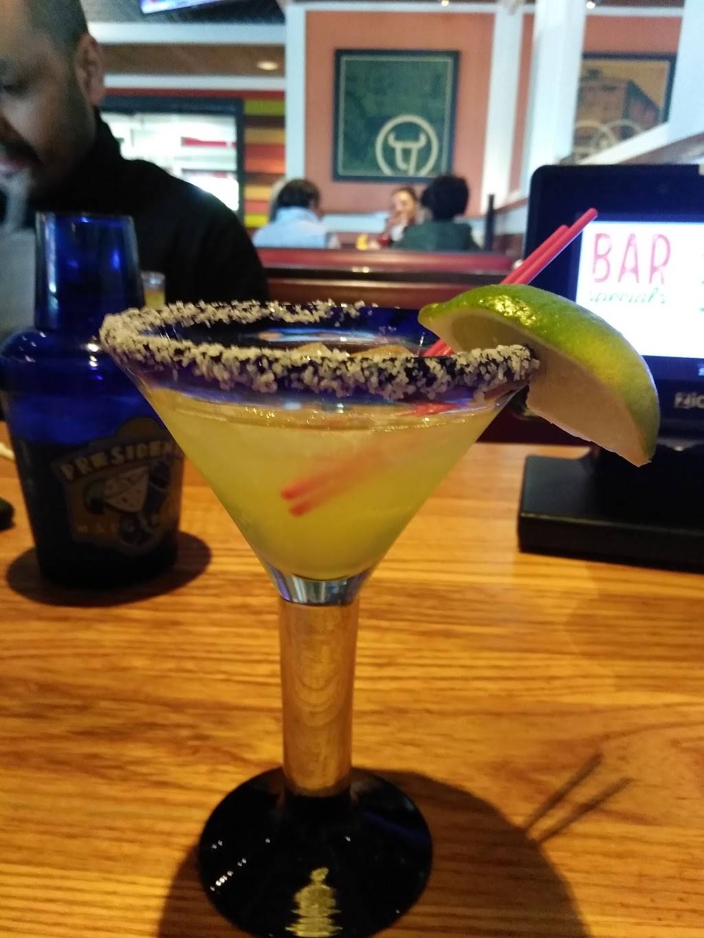 Chilis Grill & Bar | restaurant | 3451 Tower Rd, Aurora, CO 80011, USA | 3033751550 OR +1 303-375-1550