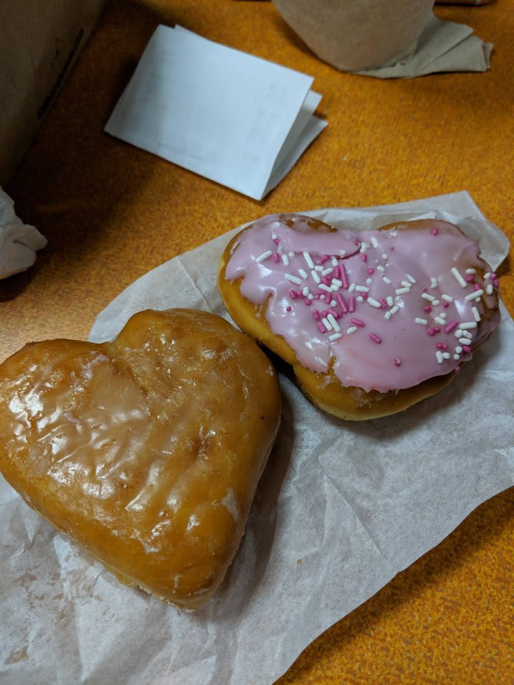 Dunkin | bakery | 2360 W 68th St Unit 101, Hialeah, FL 33016, USA | 3055567848 OR +1 305-556-7848