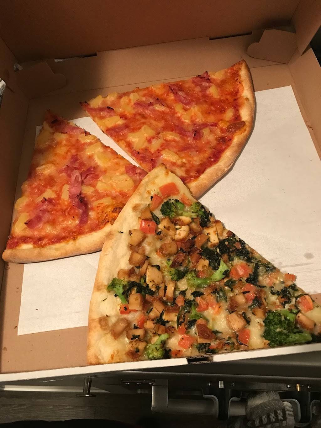 Slices | restaurant | 14 Main St, Hastings-On-Hudson, NY 10706, USA | 9144785600 OR +1 914-478-5600