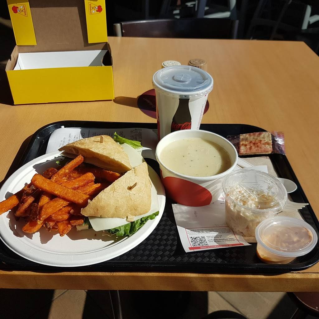 St-Hubert Express | restaurant | 4010 Riverside Dr, Ottawa, ON K1V 2E8, Canada | 6137399995 OR +1 613-739-9995