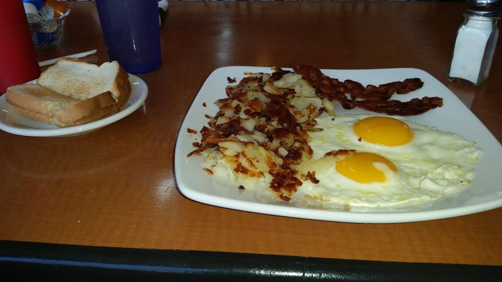 Flavors Around The Square ~ F.A.T.S. | restaurant | 25 S St Clair St, Painesville, OH 44077, USA | 4403503657 OR +1 440-350-3657