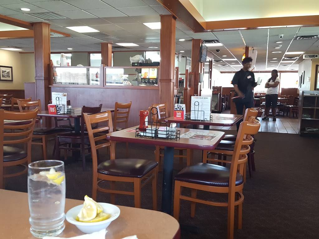 Dennys | restaurant | 3332 S Loop W, Houston, TX 77025, USA | 7136660999 OR +1 713-666-0999