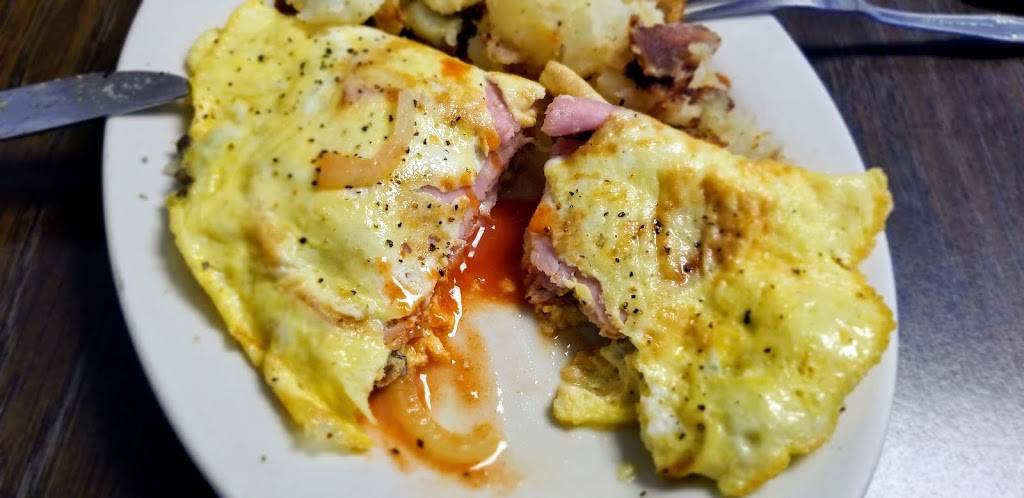 Ginas Place | restaurant | 21930 Lorain Rd, Cleveland, OH 44126, USA | 4403316082 OR +1 440-331-6082