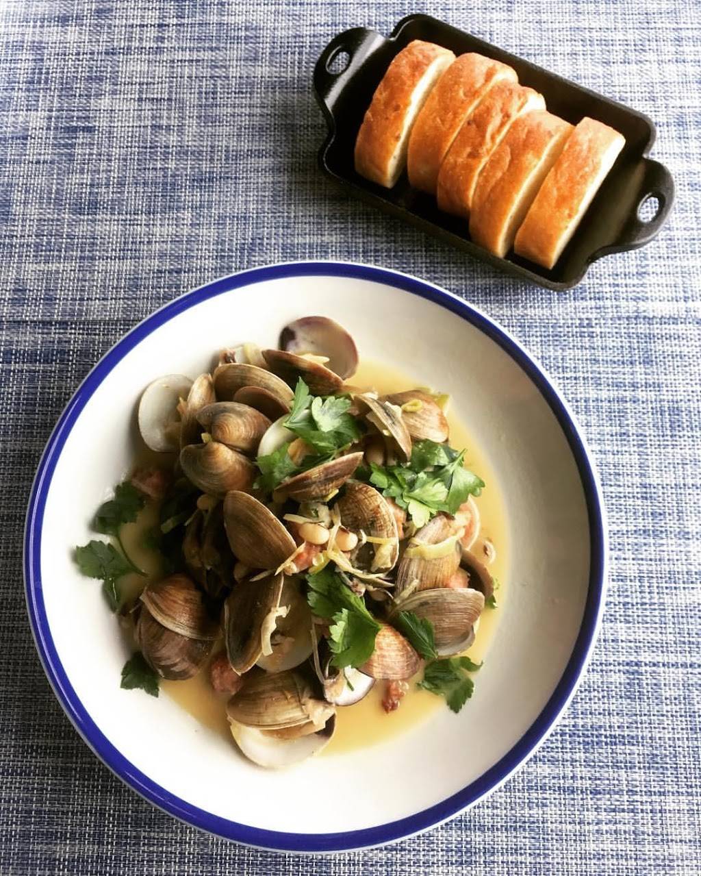 The 100 Pound Clam | restaurant | 1001 Fairview Ave N, Seattle, WA 98109, USA | 2064535067 OR +1 206-453-5067