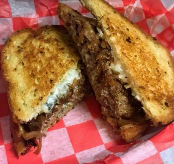 HAMPTONS | restaurant | 117 W 2nd Ave, El Dorado, KS 67042, USA | 3164525600 OR +1 316-452-5600