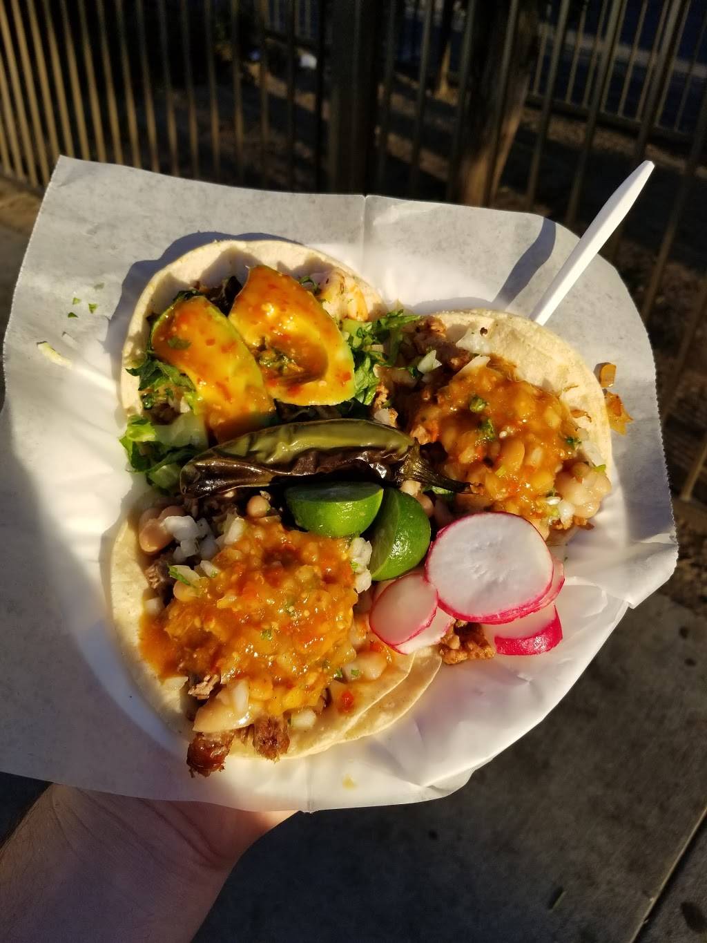 La Isla Bonita | restaurant | 400 Rose Ave, Venice, CA 90291, USA | 3106998575 OR +1 310-699-8575