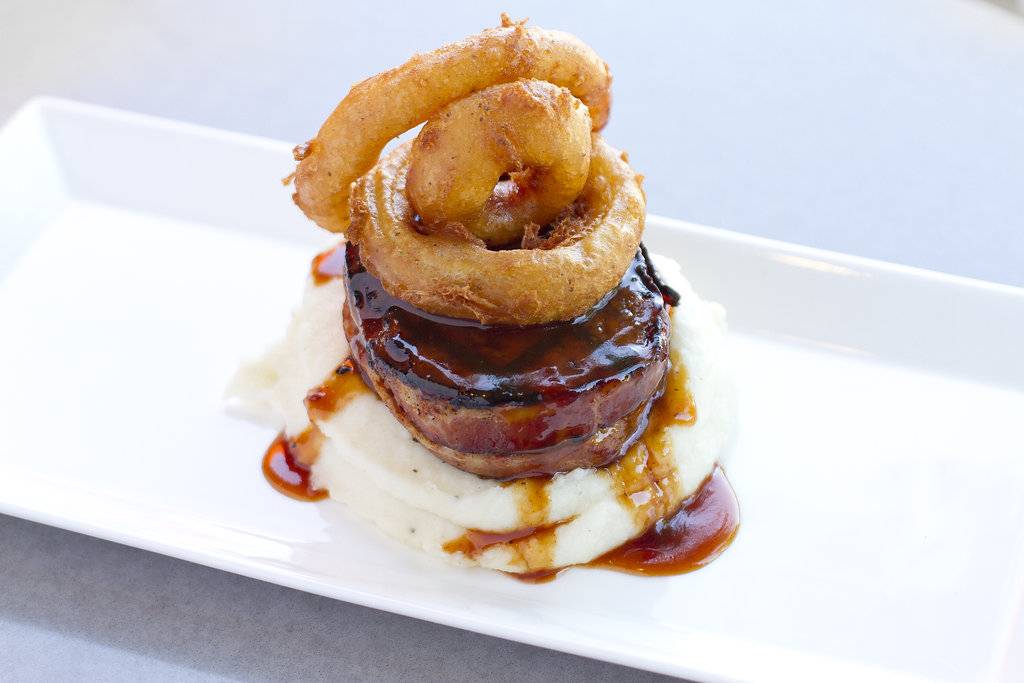 Chop Shop Casual Urban Eatery Lowry | restaurant | Lowry Town Ctr, 200 Quebec St, Unit 101, Denver, CO 80230, USA | 3033641102 OR +1 303-364-1102