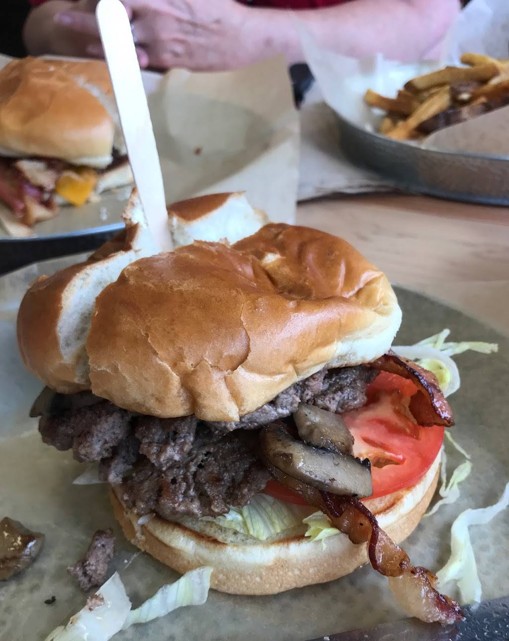 Chuck Wagon | restaurant | 201-B Ives Rd, Wallingford, CT 06492, USA | 2036784395 OR +1 203-678-4395