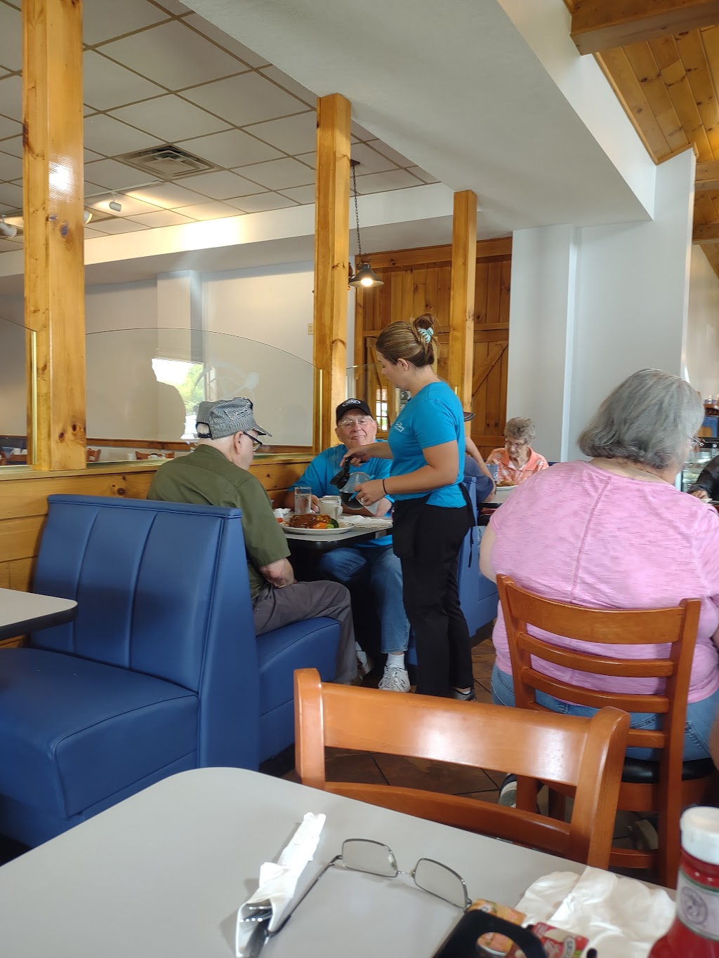 Blue Sky Restaurant | restaurant | 400 W North St, Kendallville, IN 46755, USA | 2602425822 OR +1 260-242-5822