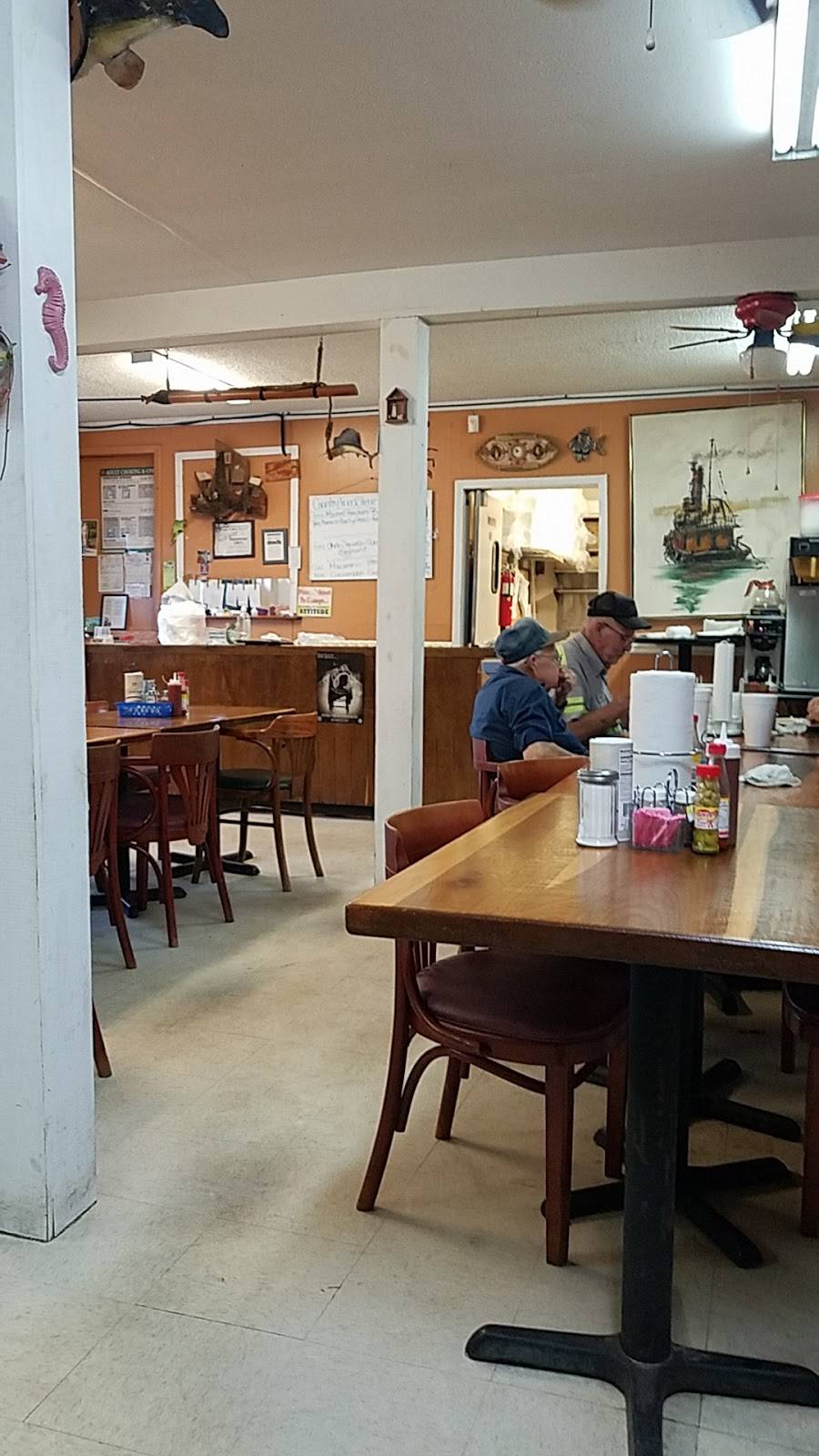 Steamboat Lillys | restaurant | 551429 US-1, Hilliard, FL 32046, USA | 9048451181 OR +1 904-845-1181