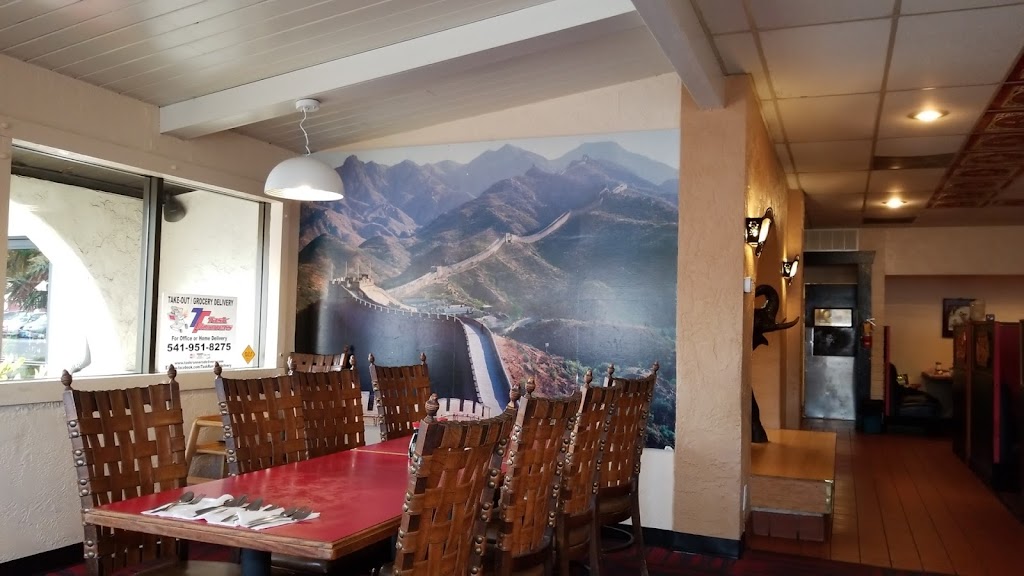 China Hut | restaurant | 450 S Riverside Ave, Medford, OR 97501, USA | 5417794528 OR +1 541-779-4528