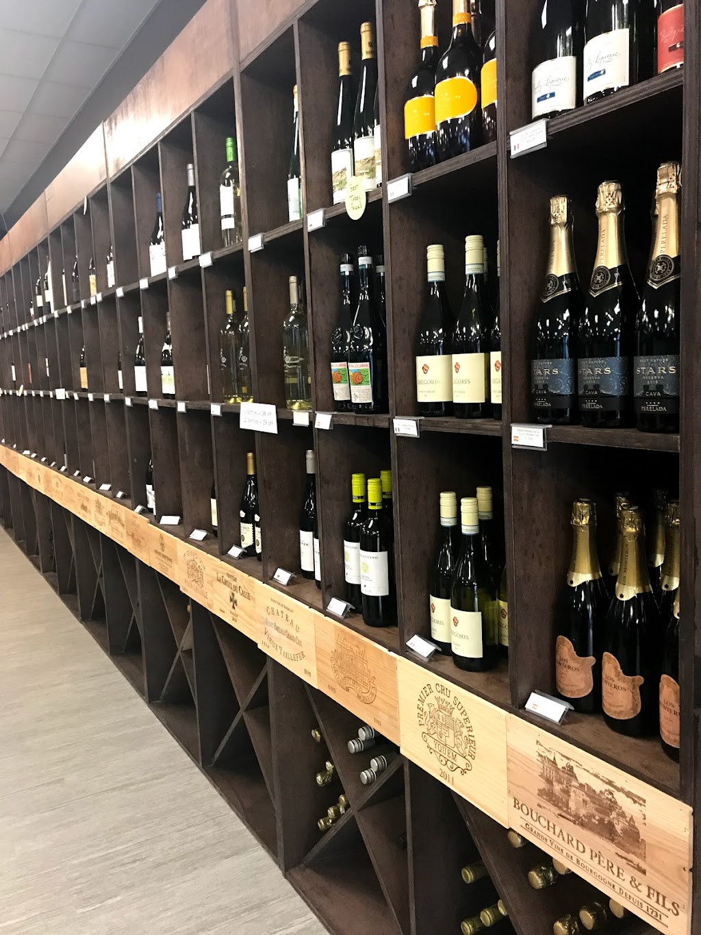 Pinkies Up Beer and Wine | restaurant | 30 E Crossville Rd #180, Roswell, GA 30075, USA | 7706767101 OR +1 770-676-7101