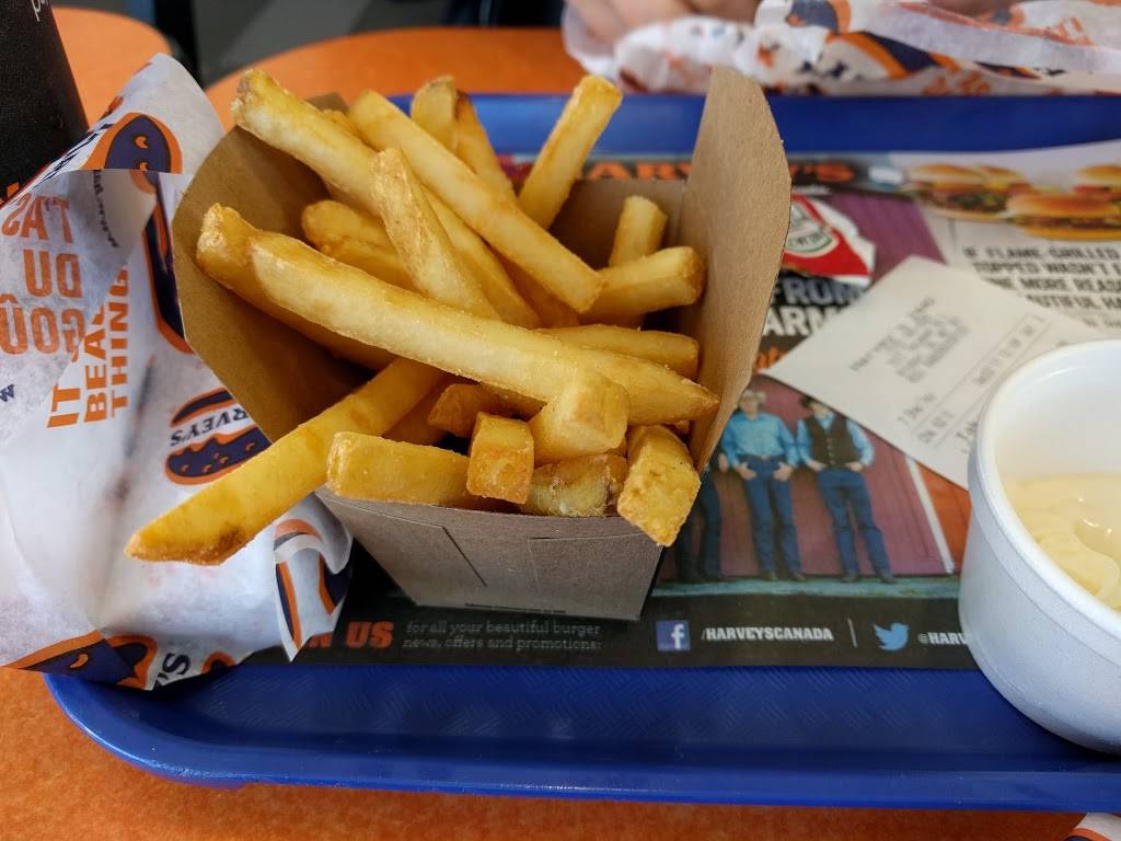 Harveys | restaurant | 7011 Tecumseh Rd E, Windsor, ON N8T 3K7, Canada | 5199456585 OR +1 519-945-6585