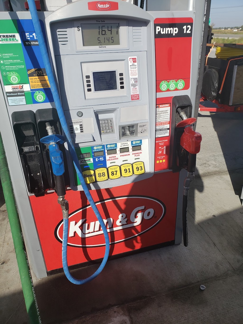 Kum & Go | meal takeaway | 1706 IA-210, Huxley, IA 50124, USA | 5153101981 OR +1 515-310-1981