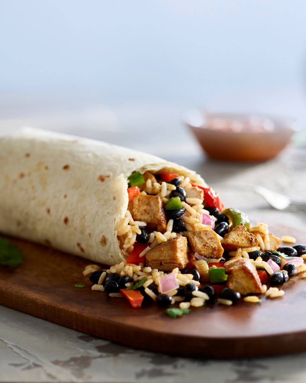 Salsaritas Fresh Mexican Grill | restaurant | 9959 Winchester Rd, Collierville, TN 38017, USA | 9019103009 OR +1 901-910-3009