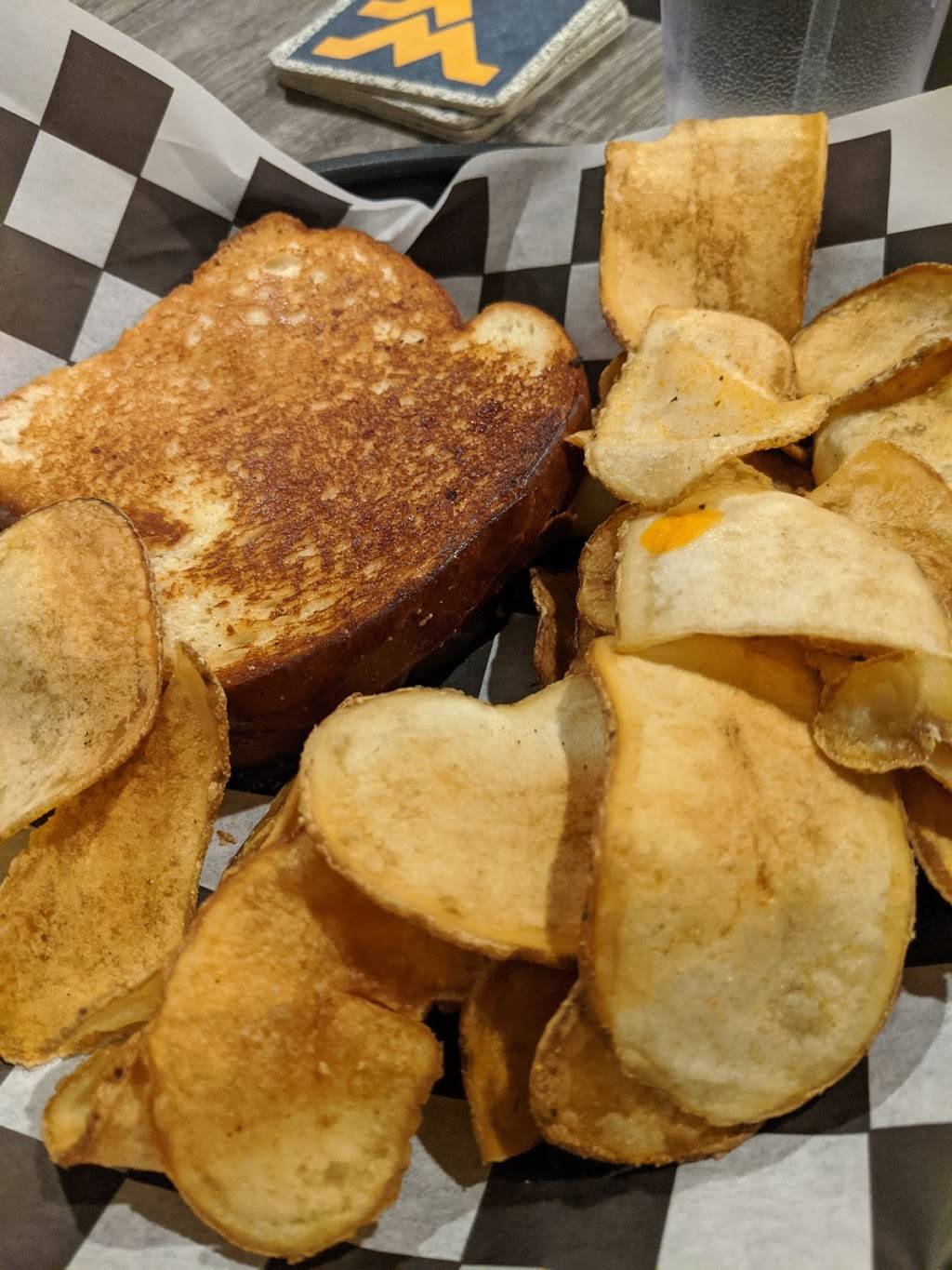 The Backwoods Bar & Grill | restaurant | 8902 Sissonville Dr, Sissonville, WV 25320, USA | 3049882298 OR +1 304-988-2298