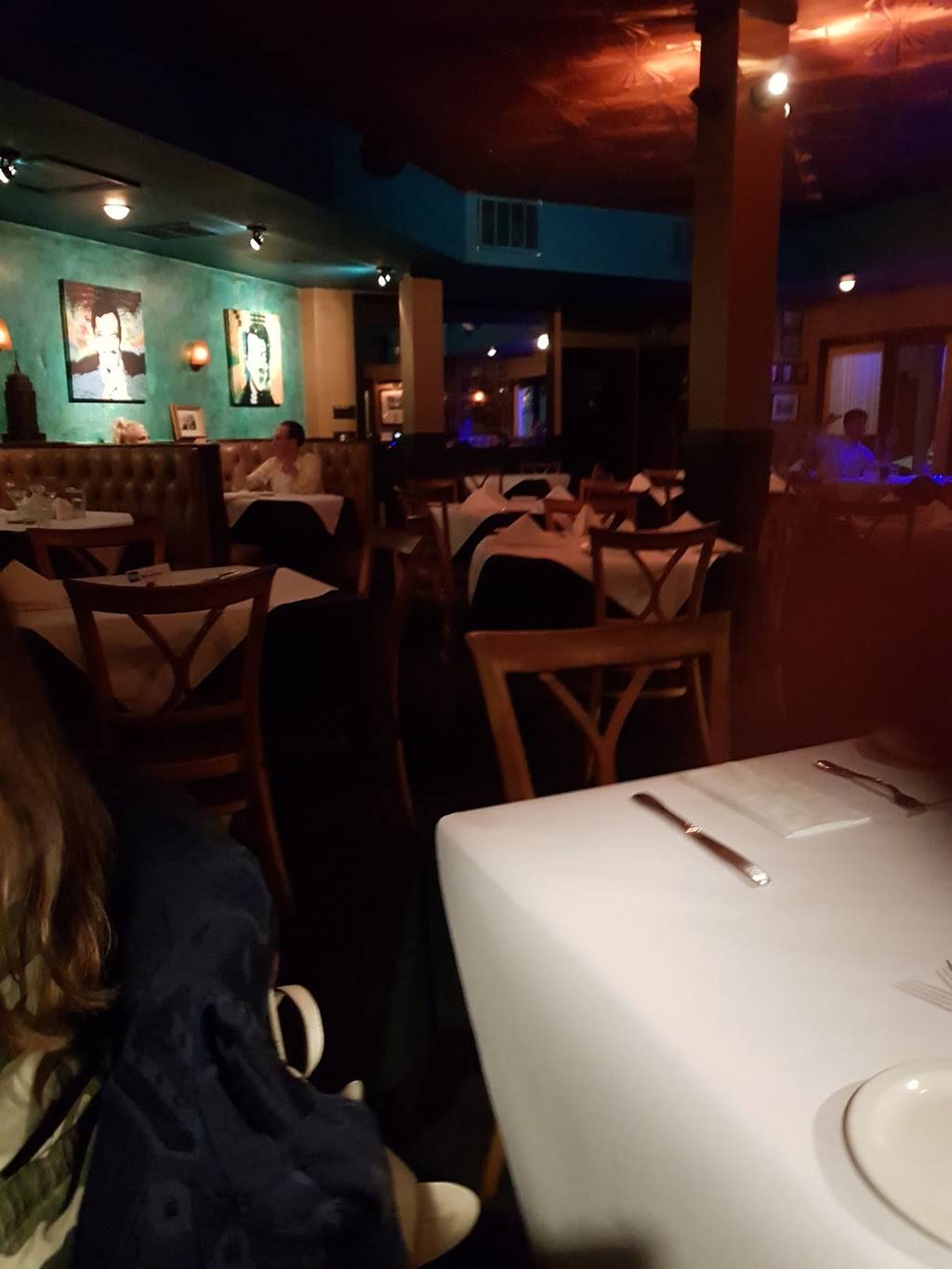 Frankies on Melrose | restaurant | 7228 Melrose Ave, Los Angeles, CA 90038, USA | 3239372801 OR +1 323-937-2801