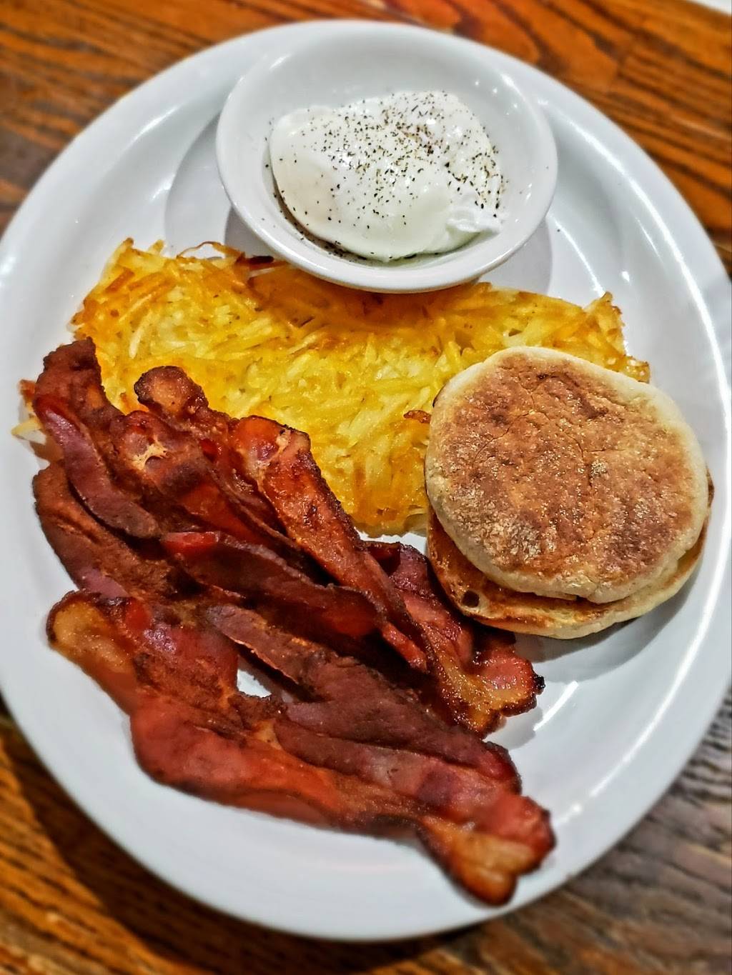 A & C Sports Bar | restaurant | 3249 Perry Ave, Bremerton, WA 98310, USA | 3603773248 OR +1 360-377-3248