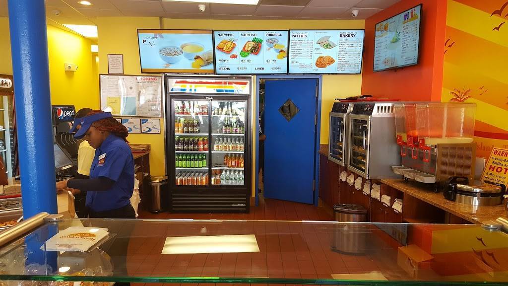 Golden Krust Caribbean Restaurant | restaurant | 1614 Blue Hill Avenue, Mattapan, MA 02126, USA | 6176966200 OR +1 617-696-6200