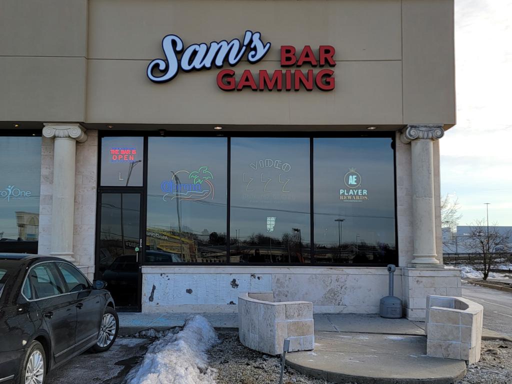 Sams bar & Gaming | restaurant | 9121 W 159th St, Orland Hills, IL 60487, USA | 7089813867 OR +1 708-981-3867