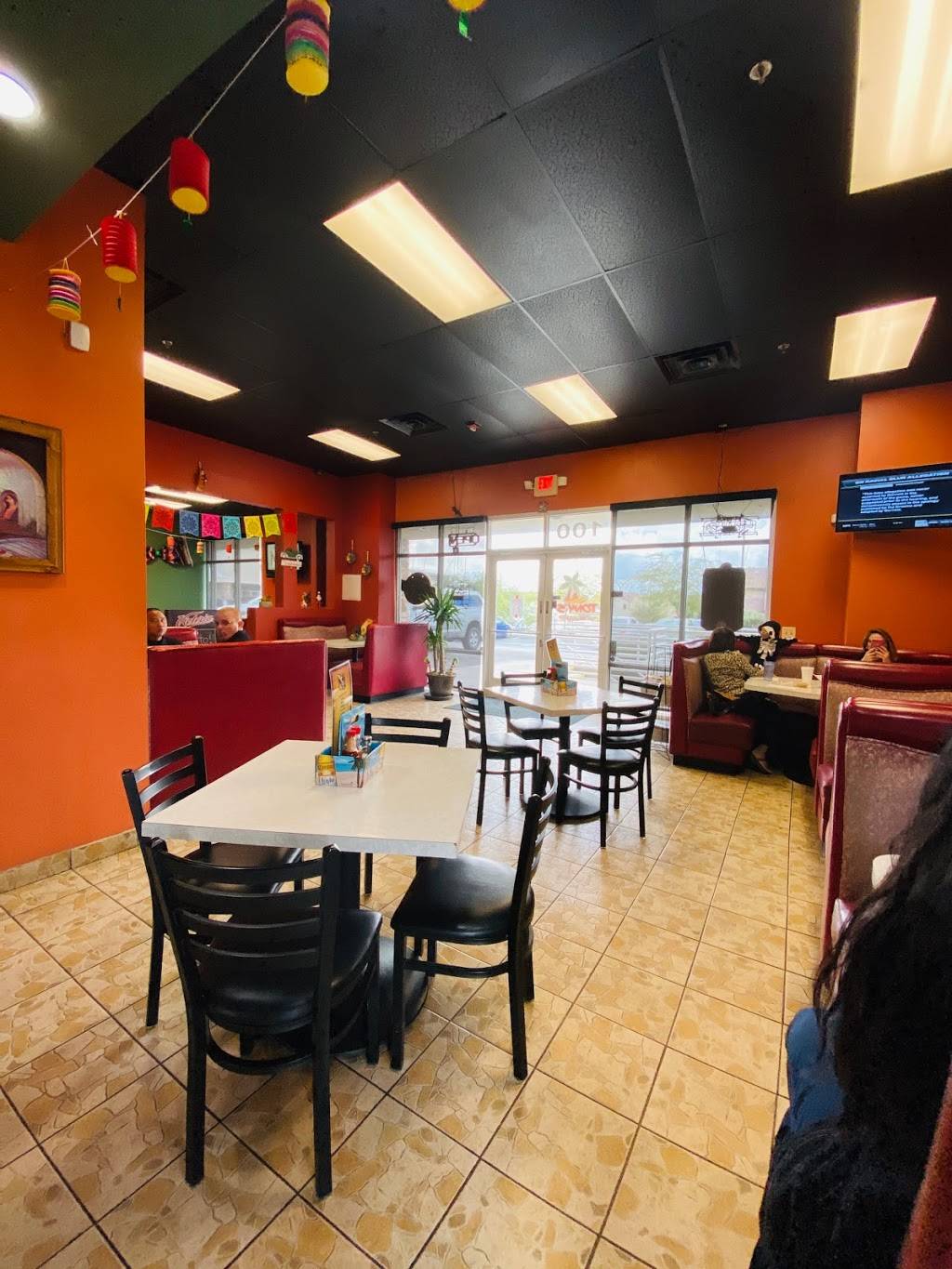Tonys Mexican Food | restaurant | 5752 S Fort Apache Rd # 100, Las Vegas, NV 89148, USA | 7025974795 OR +1 702-597-4795
