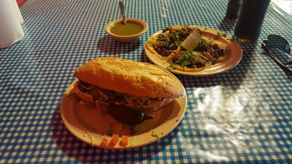 Taqueria Anguiano | restaurant | 200-298 Worth St, Henderson, TX 75654, USA | 9037223906 OR +1 903-722-3906