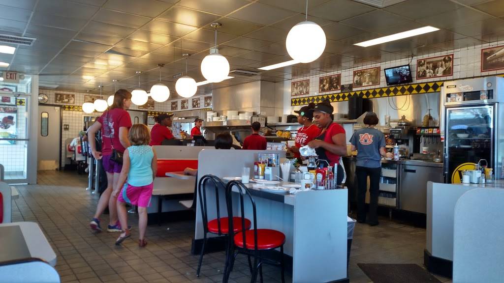 Waffle House | meal takeaway | 791 Business Park Dr, Prattville, AL 36066, USA | 3343585111 OR +1 334-358-5111