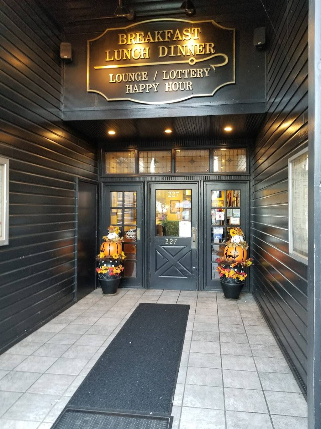 Finns Fish House | restaurant | 227 Broadway St, Seaside, OR 97138, USA | 5037388330 OR +1 503-738-8330