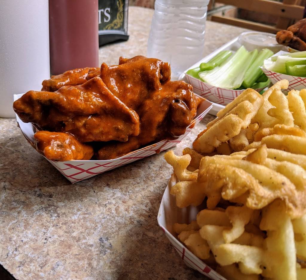 Buffalo Joes | restaurant | 812 Clark St, Evanston, IL 60201, USA | 8473285525 OR +1 847-328-5525