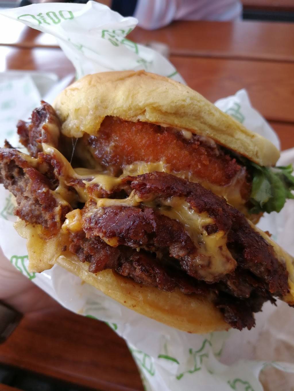 Shake Shack | restaurant | 15030 North Scottsdale Road #180g1a, Scottsdale, AZ 85254, USA | 6023622020 OR +1 602-362-2020