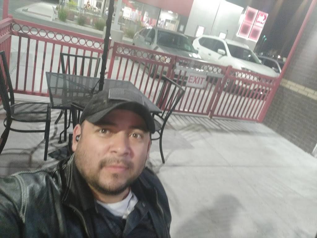 Wing Daddys Express | restaurant | 7911 Artcraft Rd B-1, El Paso, TX 79932, USA | 9155879464 OR +1 915-587-9464