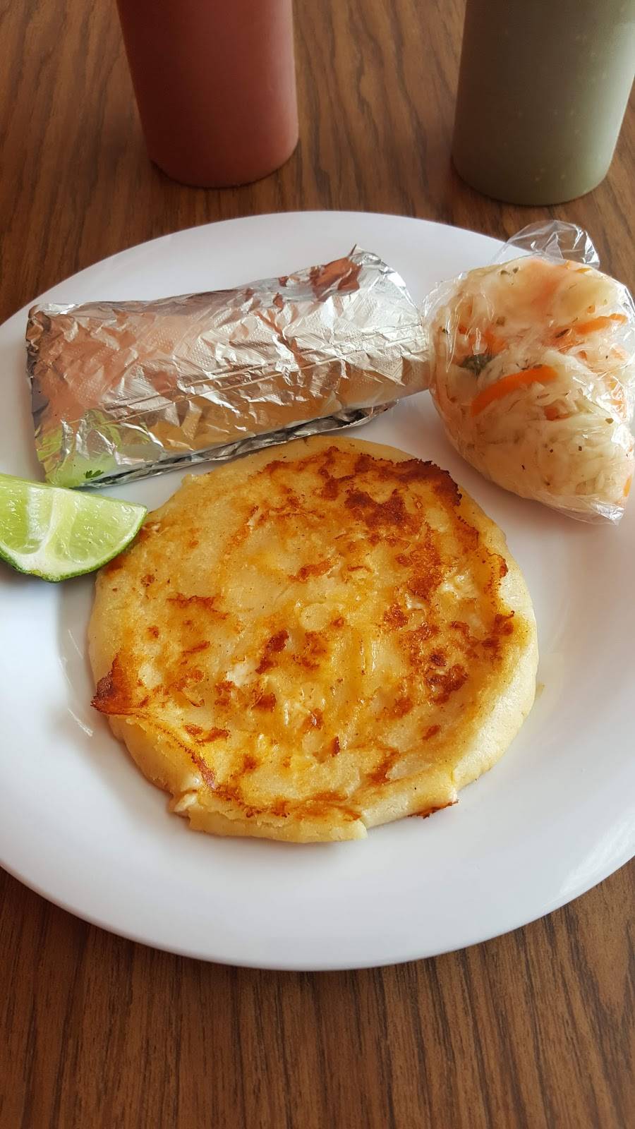 La Bendicion Bakery Y Taqueria | restaurant | 722 Harbins Rd NW, Lilburn, GA 30047, USA | 6782050442 OR +1 678-205-0442