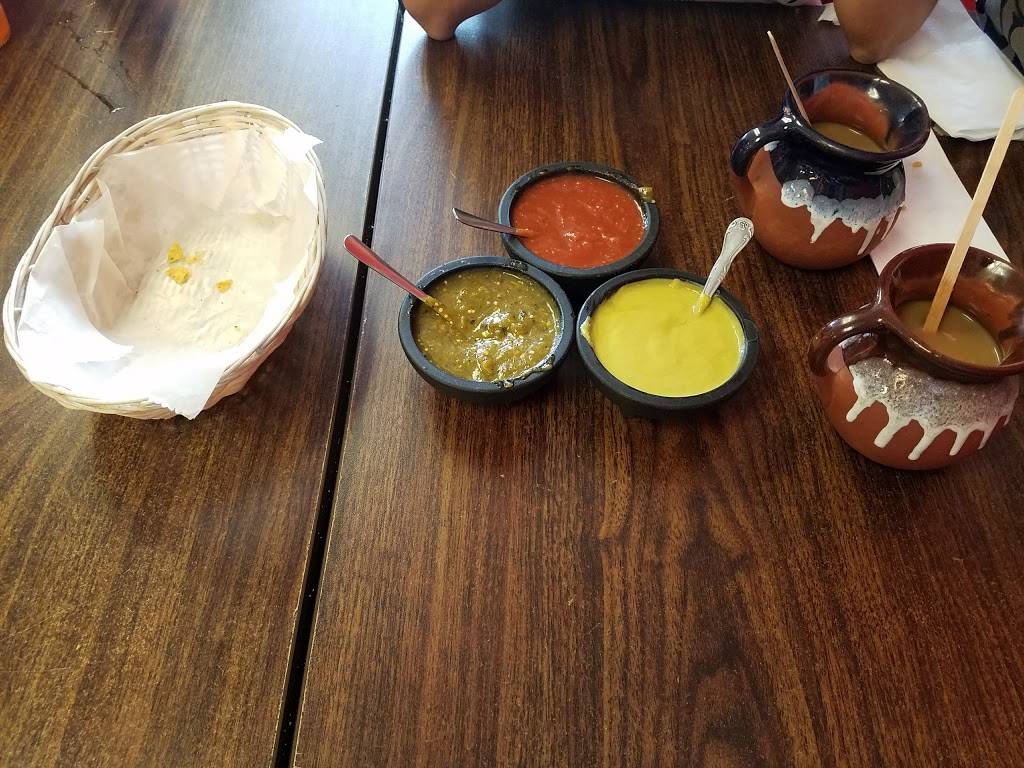 Mis Chilaquiles | restaurant | 5735 W 16th St, Cicero, IL 60804, USA | 7084776454 OR +1 708-477-6454