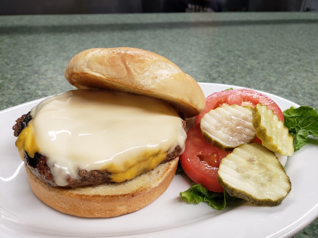 Wagon Wheel Bar and Grill | restaurant | 605 US-71, Sioux Rapids, IA 50585, USA | 7122832103 OR +1 712-283-2103