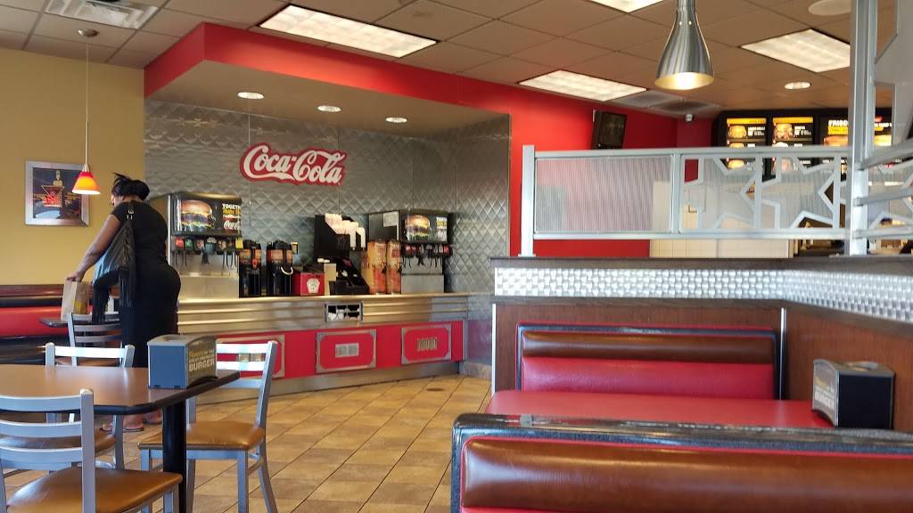 Hardees | restaurant | 3621 Merle Hay Rd, Des Moines, IA 50310, USA | 5152705339 OR +1 515-270-5339