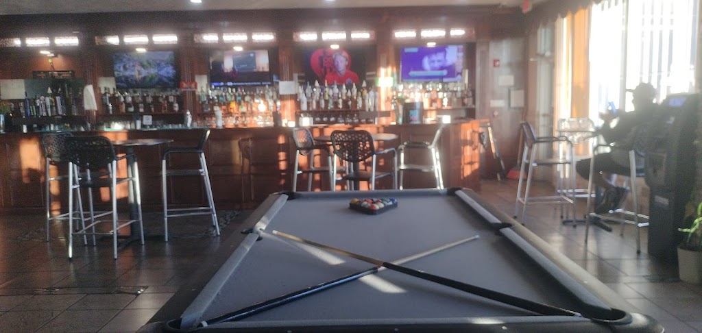 El Charro Cheves Sports Restaurant | restaurant | 8001 Central Ave NE, Albuquerque, NM 87108, USA | 5055543535 OR +1 505-554-3535