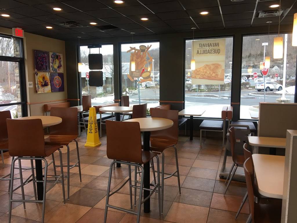 Taco Bell | meal takeaway | 130 Amity Rd, New Haven, CT 06515, USA | 2033877451 OR +1 203-387-7451