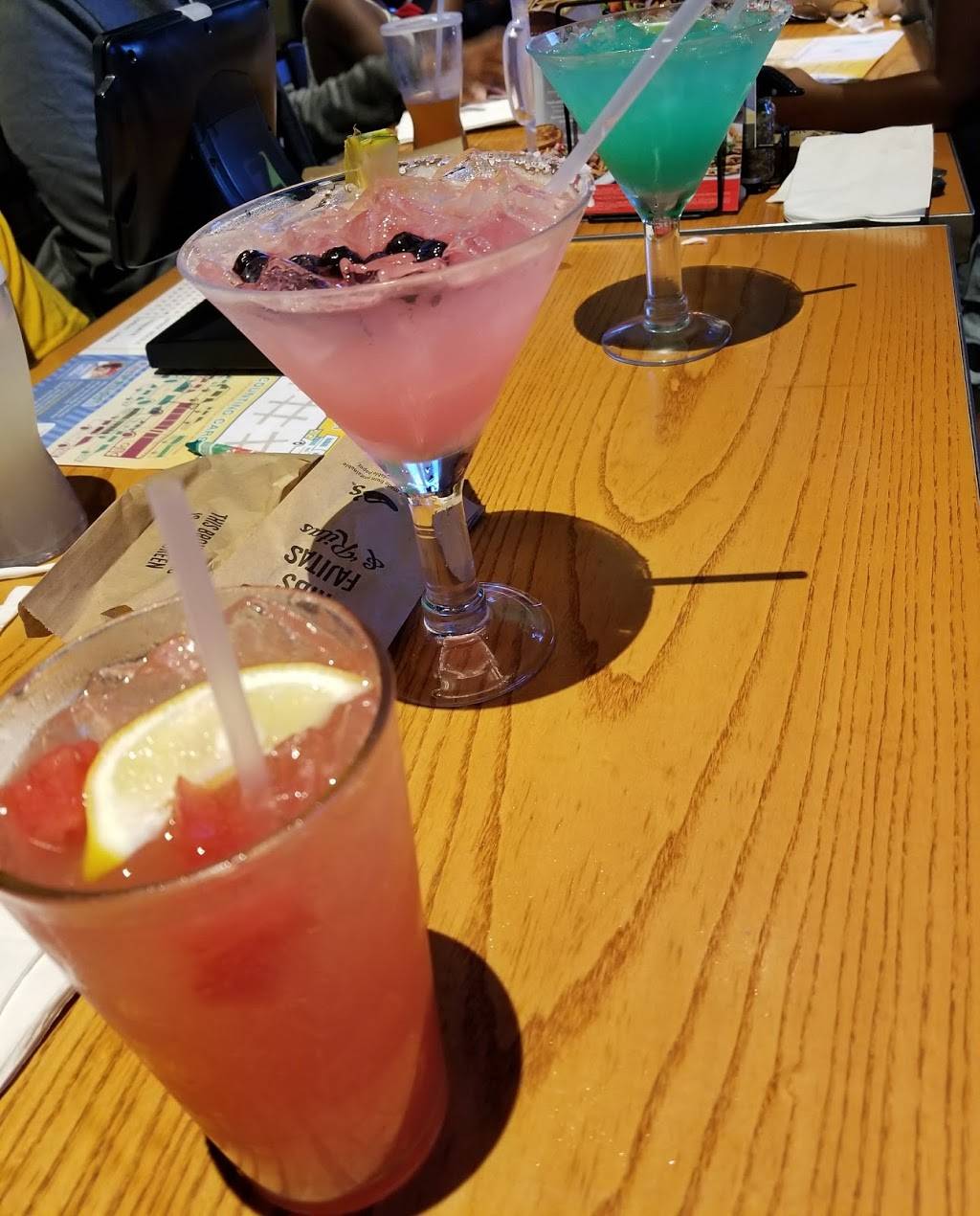 Chilis Grill & Bar | meal takeaway | 50 Middle Ave, Holtsville, NY 11742, USA | 6316543834 OR +1 631-654-3834