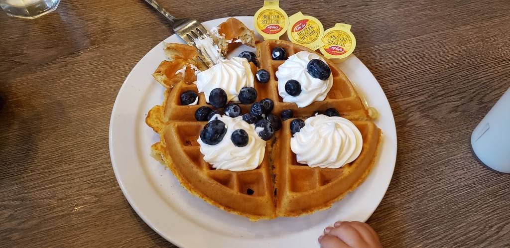 Bobbys Hideaway- Port Credit | restaurant | 398 Lakeshore Rd E, Mississauga, ON L5G 1H5, Canada | 9052783688 OR +1 905-278-3688