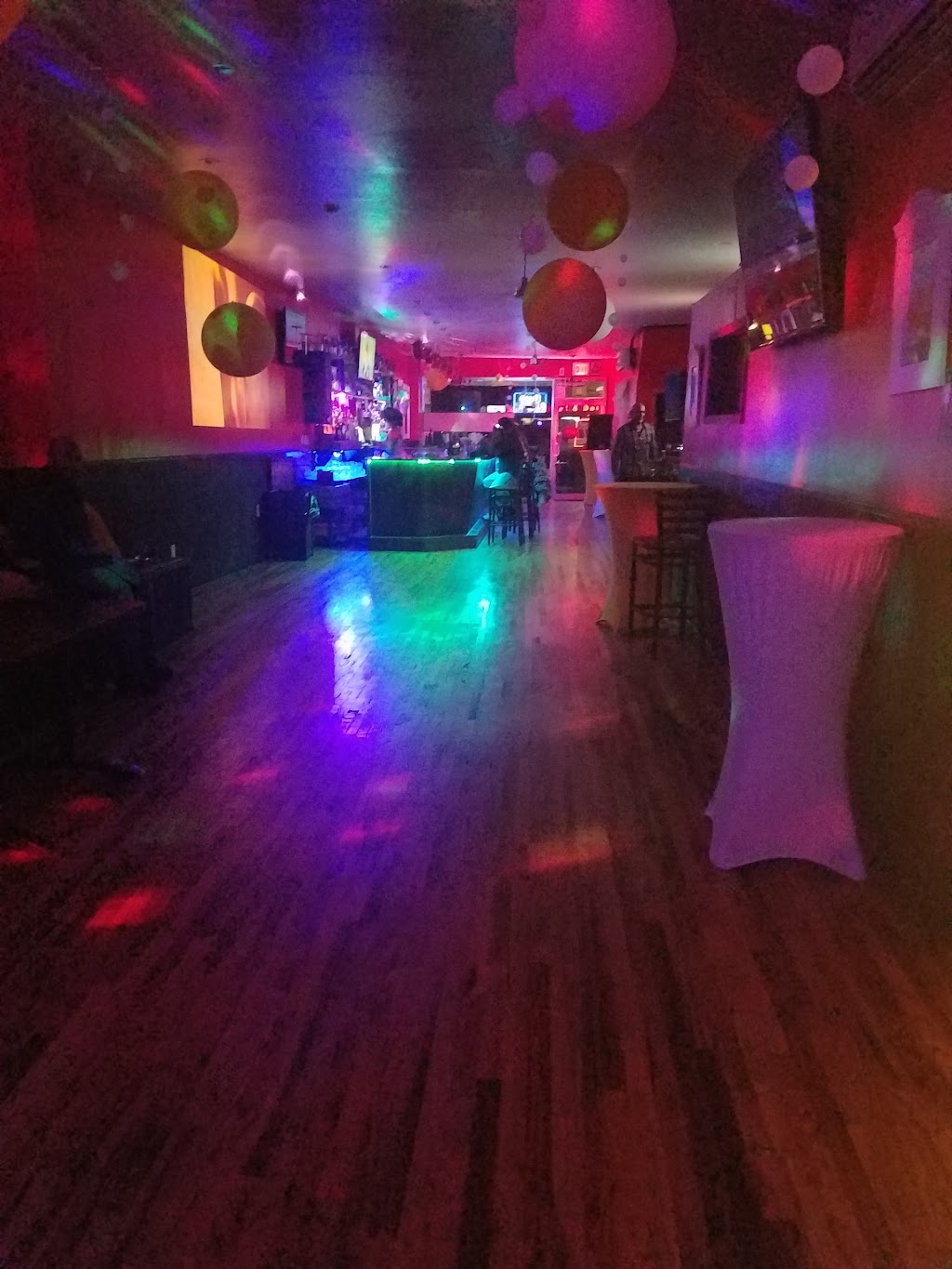 Pelican Reef Bar & Lounge | restaurant | 1260 Flatbush Ave, Brooklyn, NY 11226, USA | 9179669800 OR +1 917-966-9800