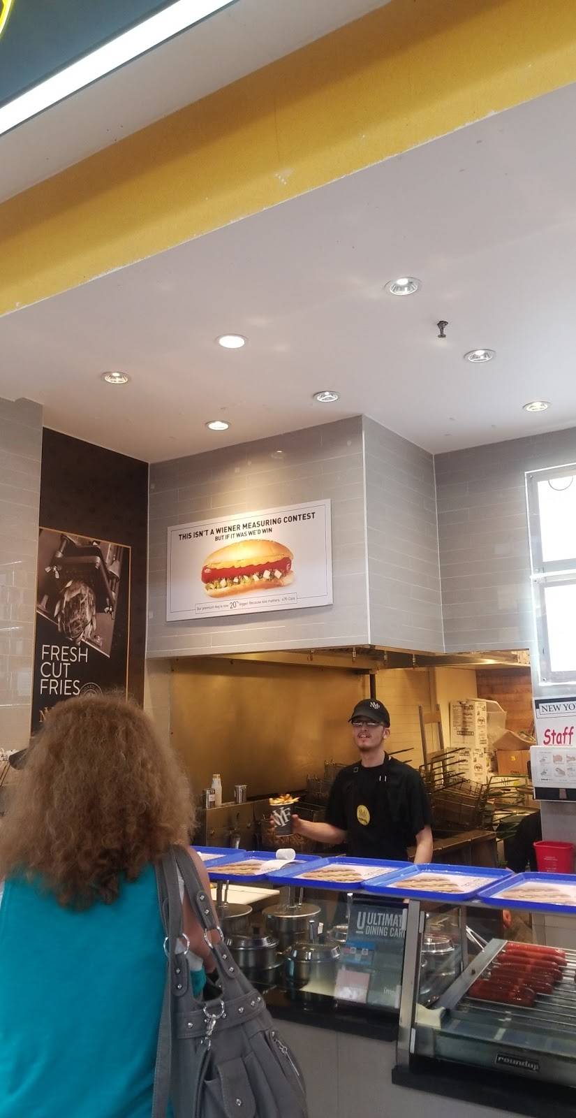 New York Fries - Quinte Mall | restaurant | Quinte Mall, 390 N Front St Unit R11B, Belleville, ON K8P 3E1, Canada | 6139678402 OR +1 613-967-8402