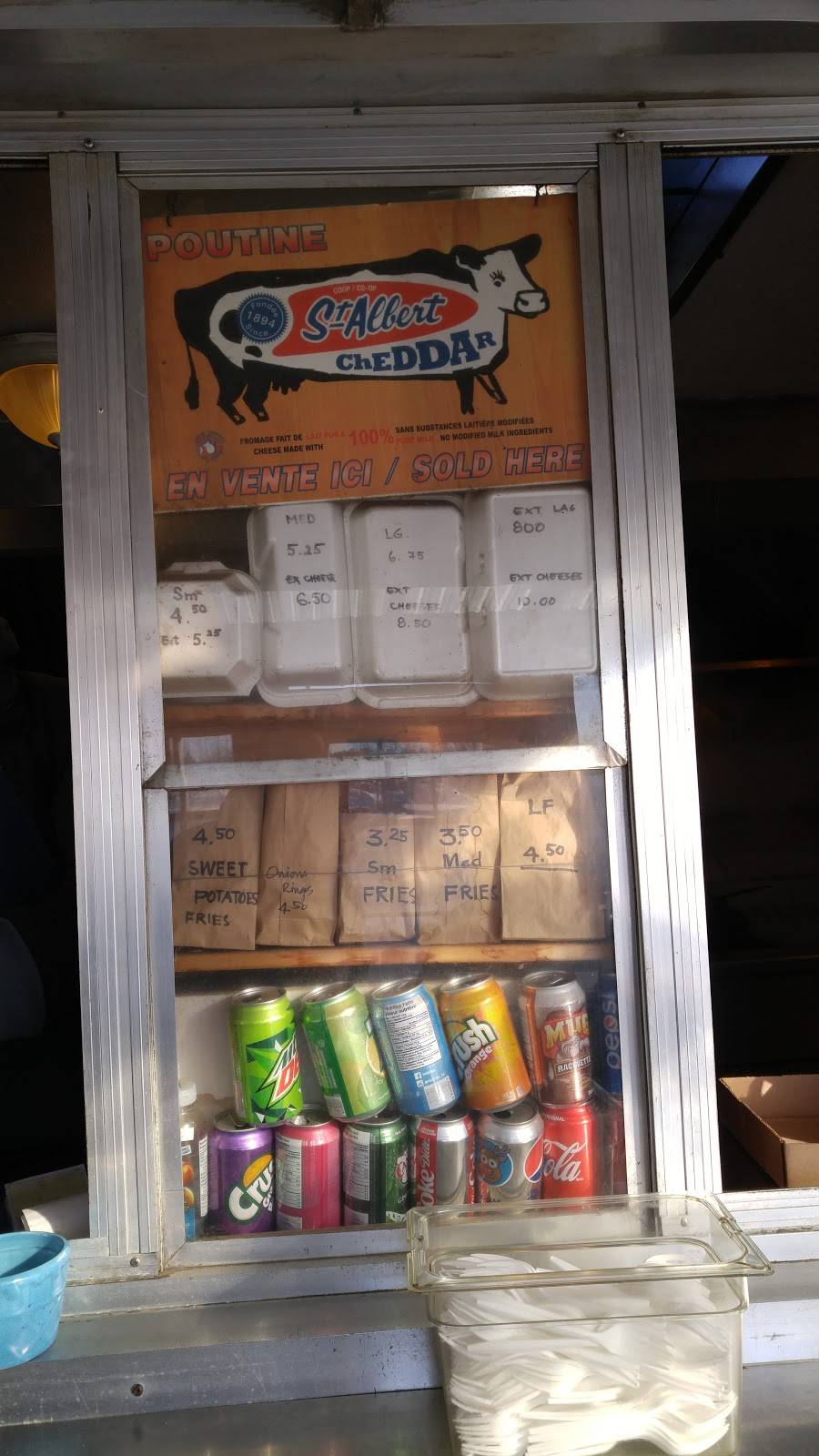 TVs Fries | restaurant | 555 W Hunt Club Rd, Nepean, ON K2G 5W5, Canada | 6138664398 OR +1 613-866-4398