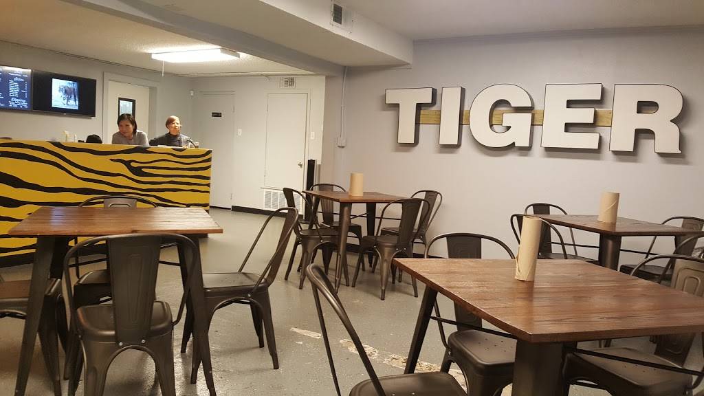 Tiger Wings | restaurant | 8210 Broadway St, San Antonio, TX 78209, USA | 2108295000 OR +1 210-829-5000
