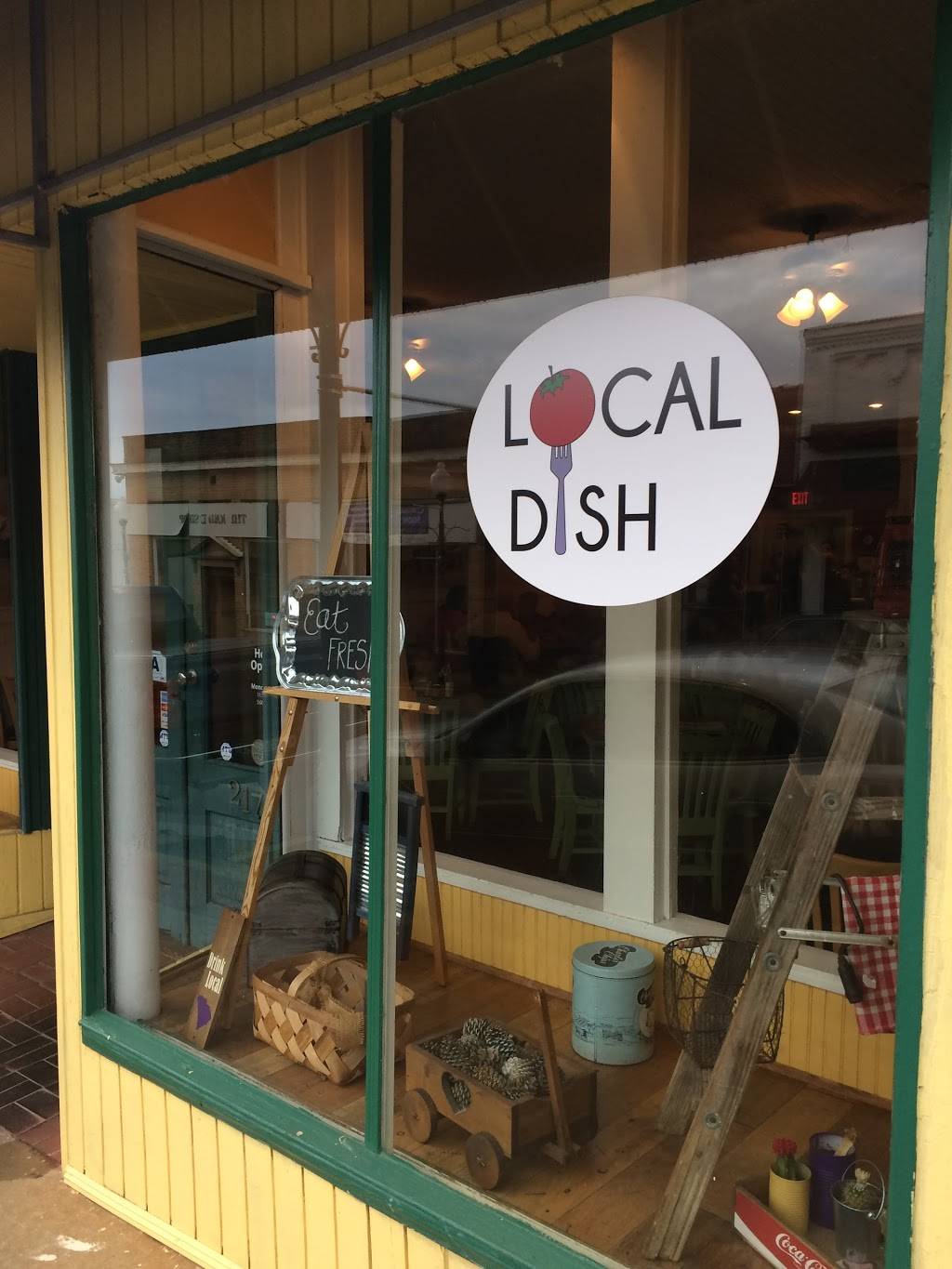 Local Dish Restaurant | restaurant | 217 Main St, Fort Mill, SC 29715, USA | 8035472201 OR +1 803-547-2201