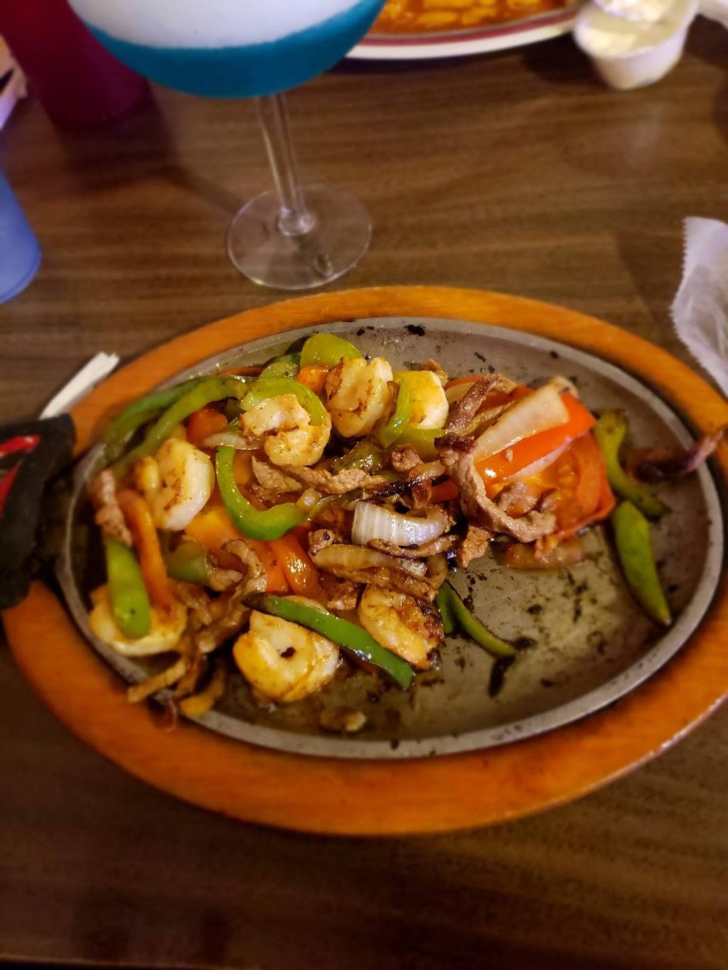 La Casa Del Rey Mexican Restaurant | restaurant | 7035 E 72nd Ave, Commerce City, CO 80022, USA | 3032877480 OR +1 303-287-7480